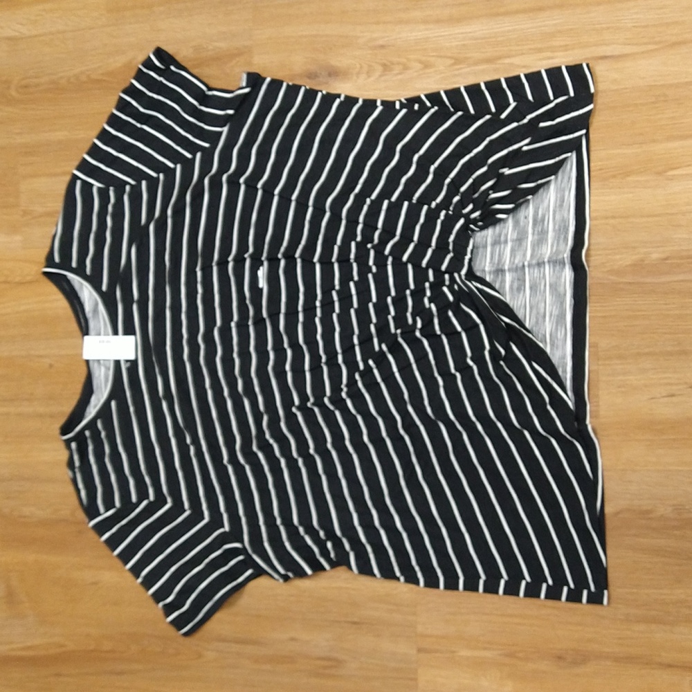 Maurice's 24/7, black with white stripes  teeshirt, size 4xl, NWT, womens